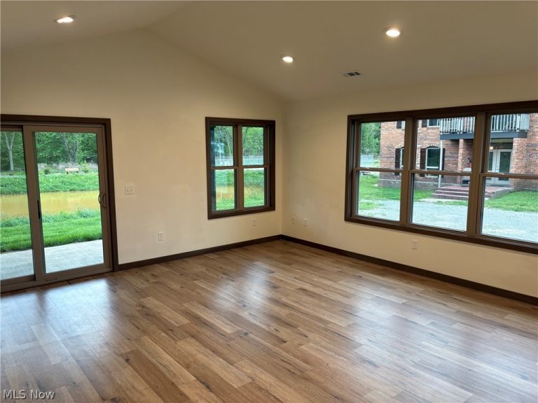 2723 Barnhill Road, New Philadelphia, OH - Photo 3