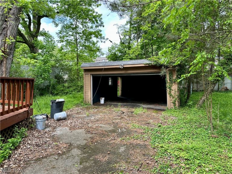 1169 Erieview Road, Cleveland Heights, OH - Photo 4