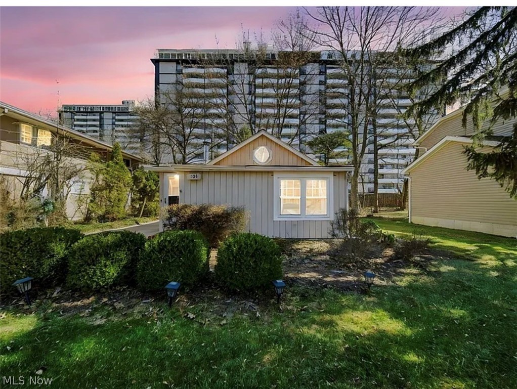 101 238th Street, Cleveland, OH