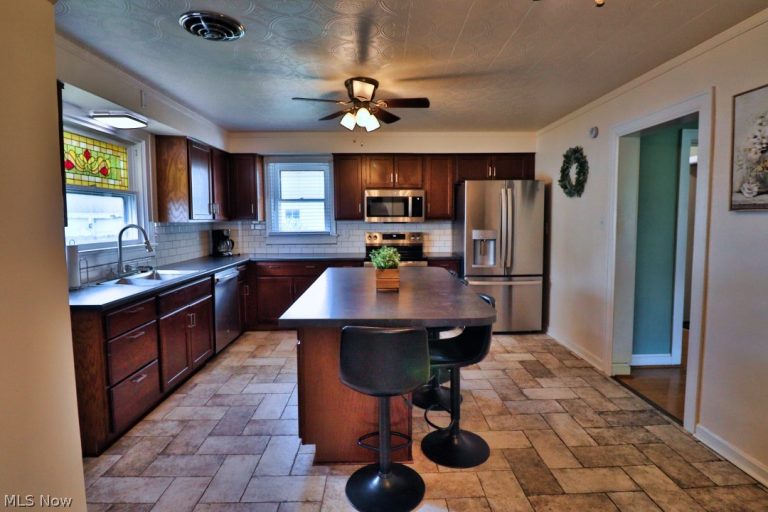 822 Main Street, Coshocton, OH - Photo 3
