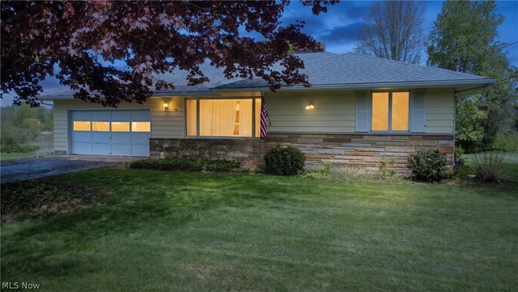 99 Greenridge Drive, Geneva, OH