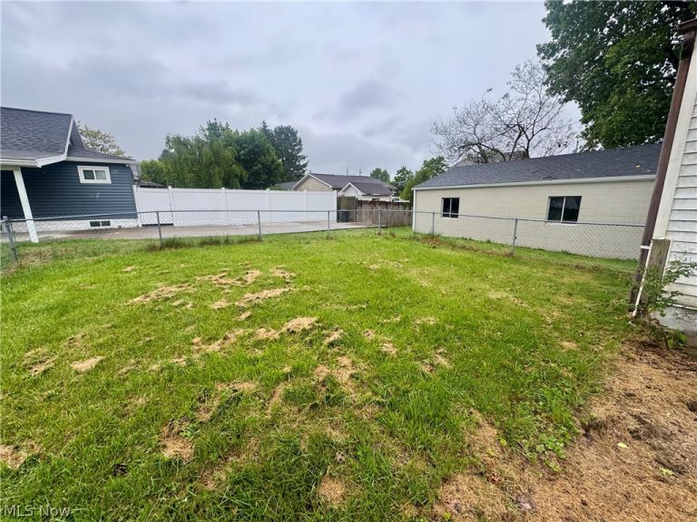 4300 7th Avenue, Vienna, WV - Photo 8