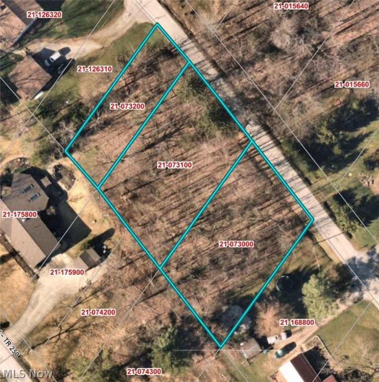 11664 Chestnutdale Road, Chardon, OH - Photo 2