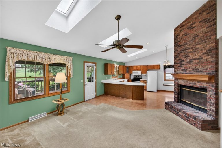 1338 Sharonbrook Drive, Twinsburg, OH - Photo 2