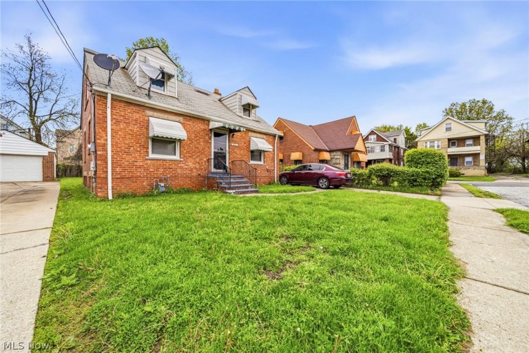955 Nye Road, Cleveland, OH - Photo 2