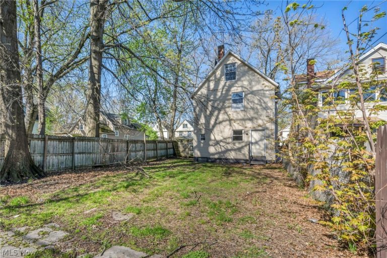 2049 85th Street #UP, Cleveland, OH - Photo 4