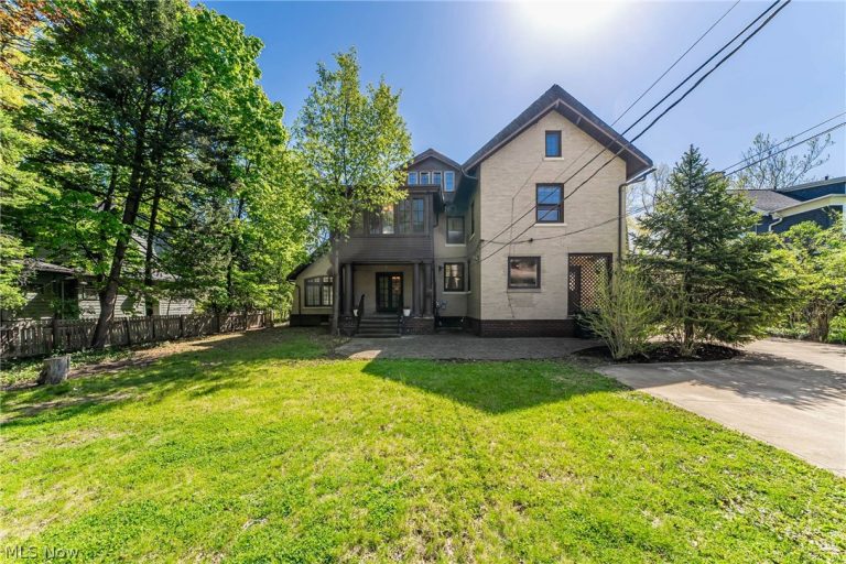2170 Overlook Road, Cleveland Heights, OH - Photo 4