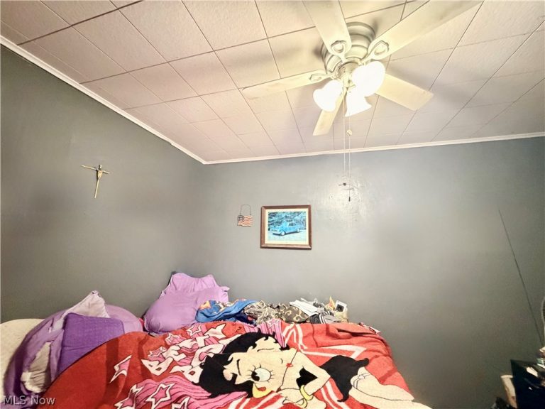 3345 Elyria Avenue, Lorain, OH - Photo 4