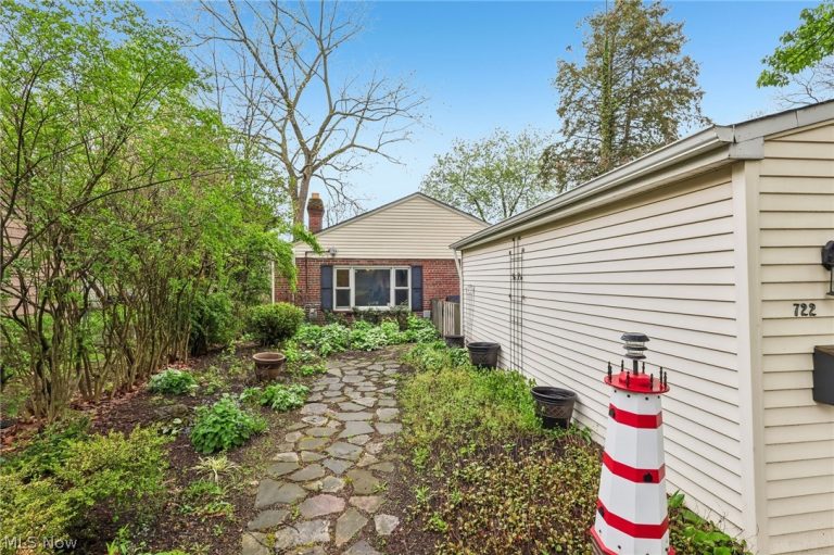 722 Chestnut Boulevard, Willoughby, OH, 44094