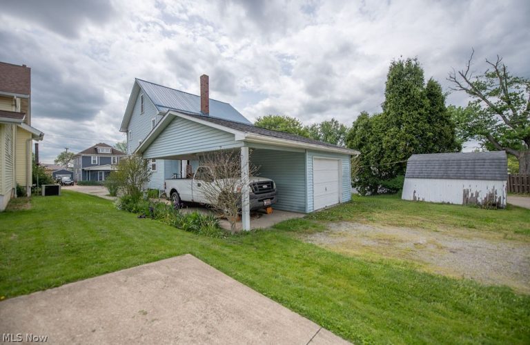 77 4th Street, Carrollton, OH - Photo 5