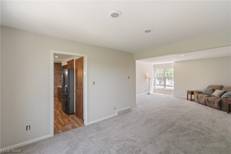 31 Ironwood Drive, Westfield Center, OH - Photo 8