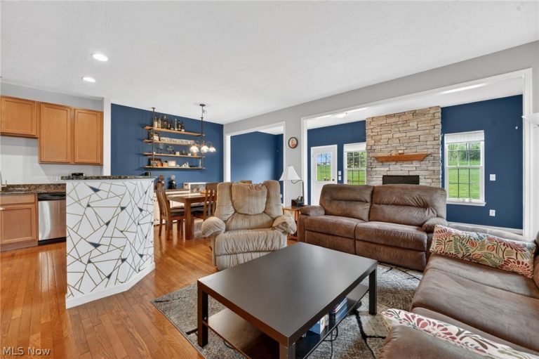 119 River Rock Way, Berea, OH - Photo 4