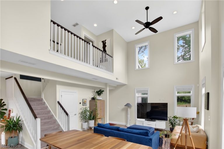 1363 Slate Court, Cleveland Heights, OH - Photo 3