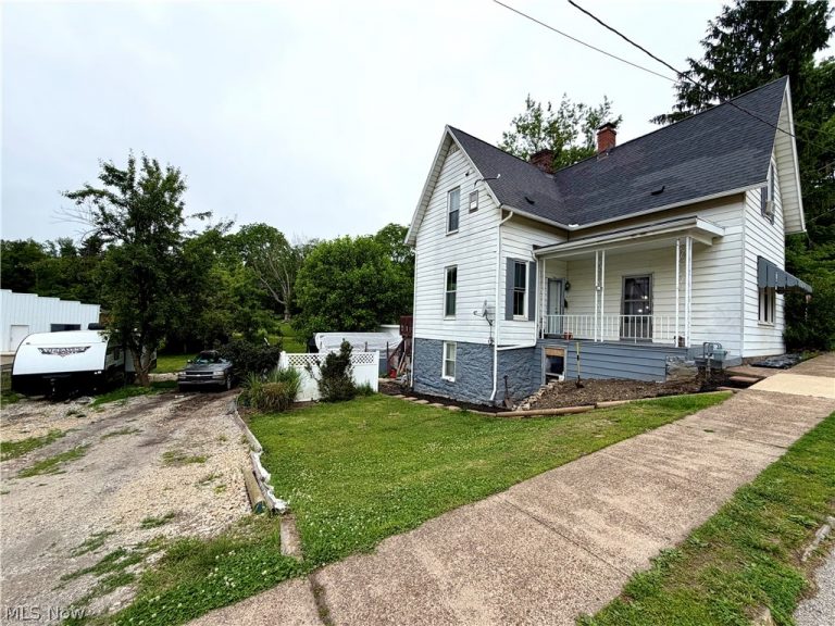 126 South Sugar St., St Clairsville, OH, 43950