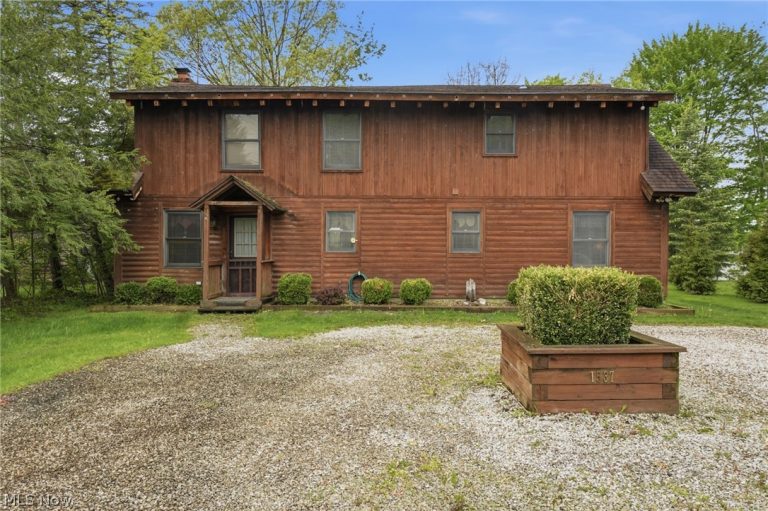1537 Lake Crest Drive, Roaming Shores, OH - Photo 2