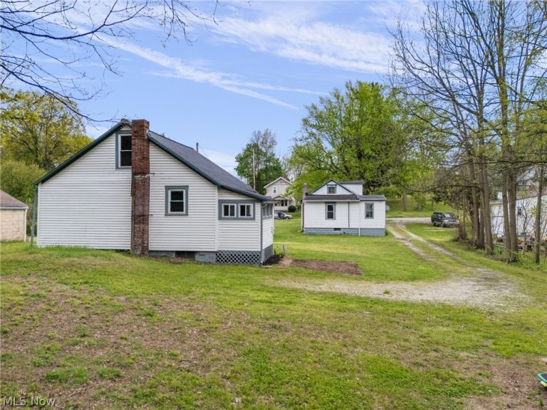 671 Fairview Avenue, Barberton, OH - Photo 4