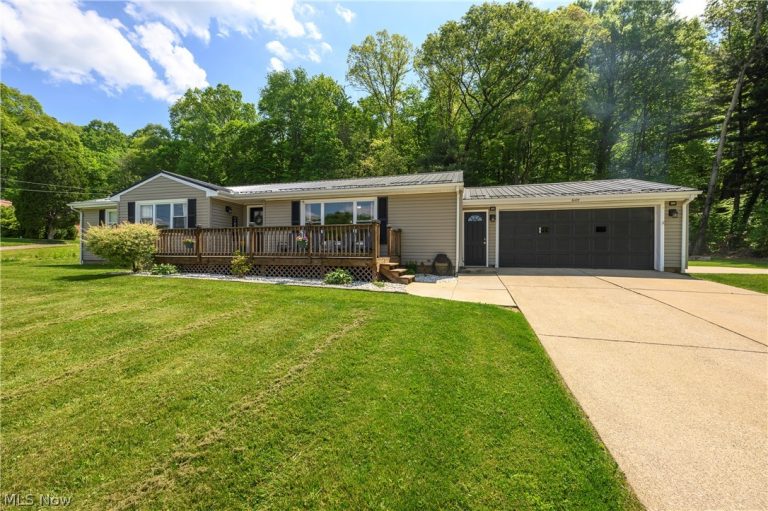 6105 Wolf Run Road, Dennison, OH, 44621