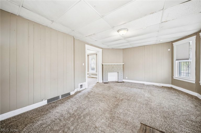 9008 Birchdale Avenue, Cleveland, OH - Photo 3