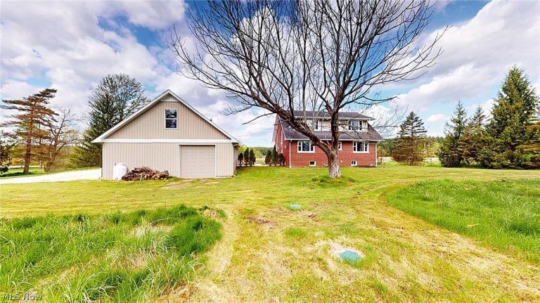 10525 Clay Street, Montville, OH - Photo 6