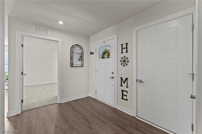3700 Strawboard Avenue, Norton, OH - Photo 6