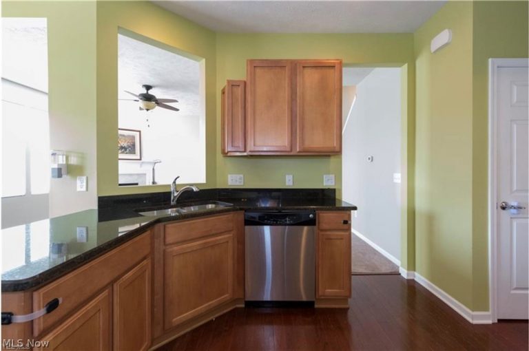 442 Turner Drive, Akron, OH - Photo 8