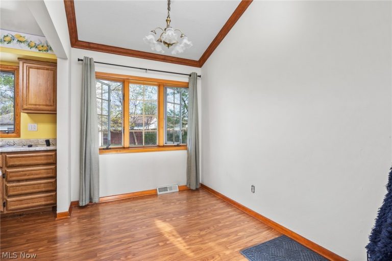 6115 Morrow Drive, Brook Park, OH - Photo 8