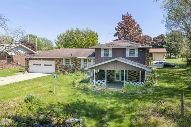 1424 Oak Street, Dover, OH, 44622