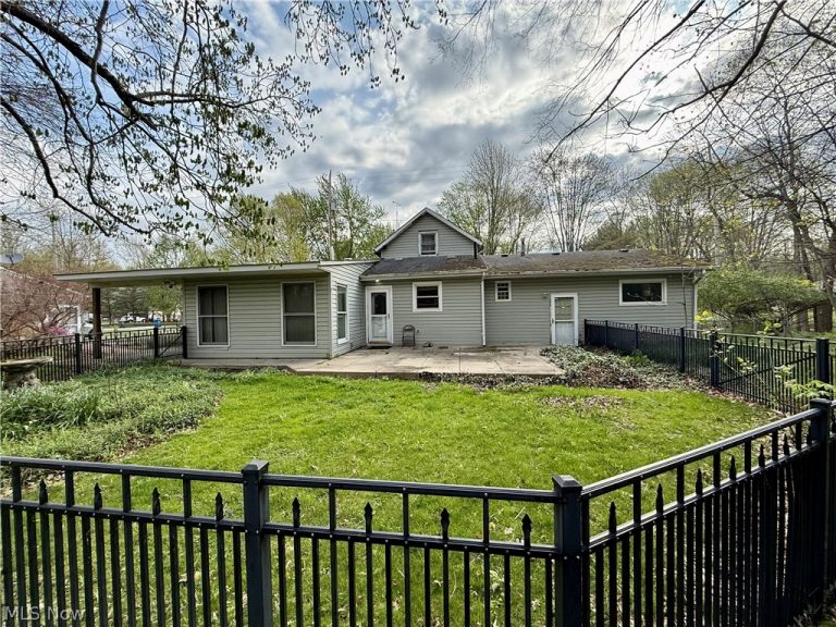 6066 Case Road, North Ridgeville, OH - Photo 3