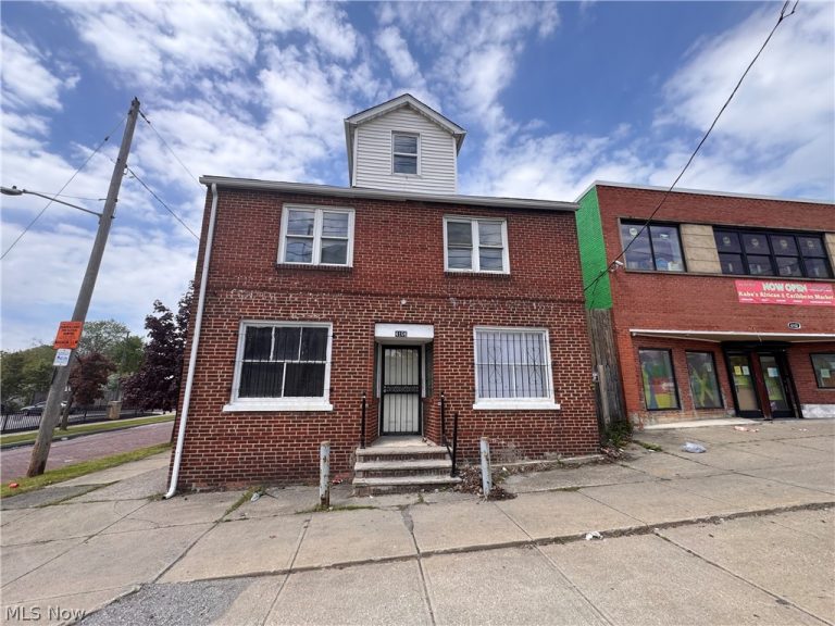 4106 Lee Road, Cleveland, OH, 44128