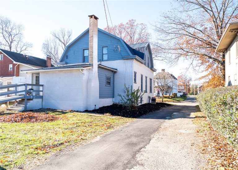 911 Water Street, Uhrichsville, OH - Photo 3
