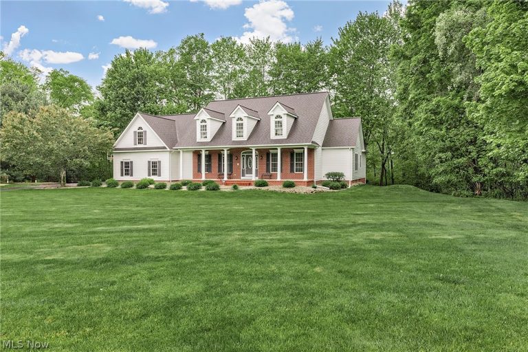 16820 Staffordshire Court, Chagrin Falls, OH, 44023