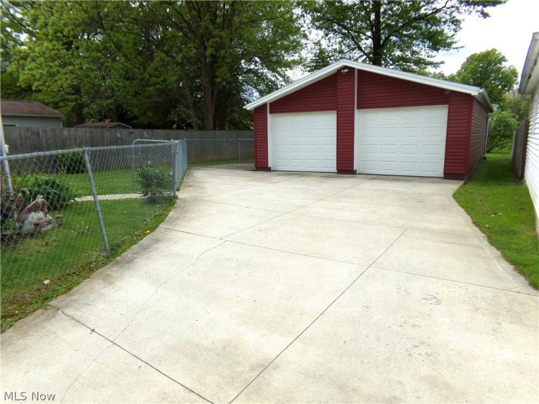 317 Wrexham Avenue, Massillon, OH - Photo 4