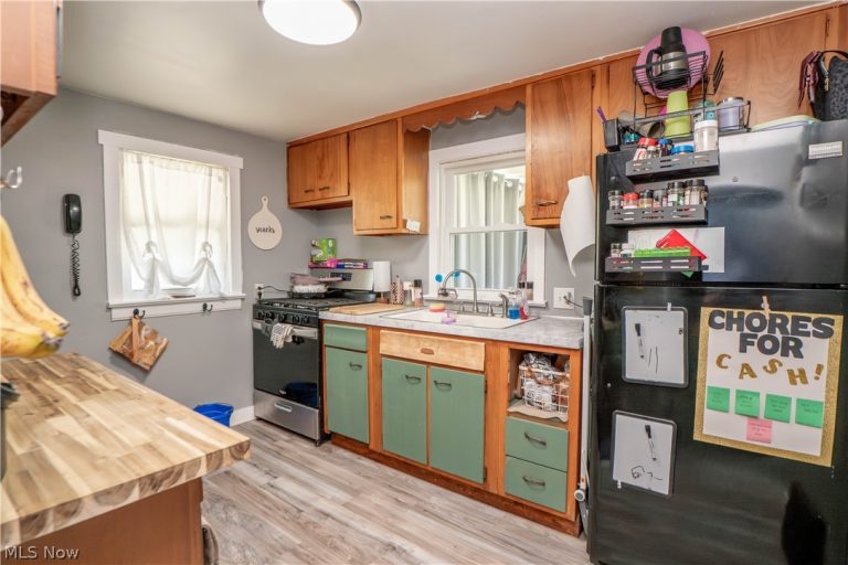 462 Fenton Avenue, Canton, OH - Photo 6