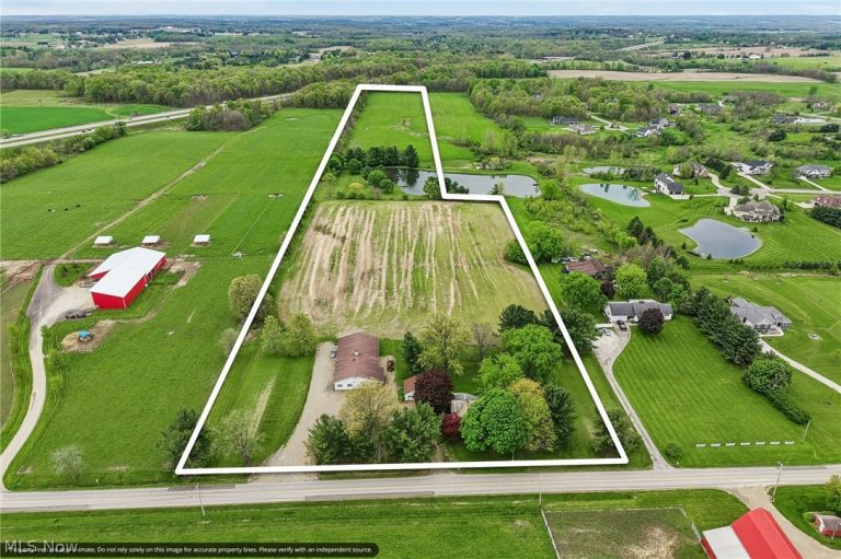 4416 Paradise Road, Seville, OH - Photo 2