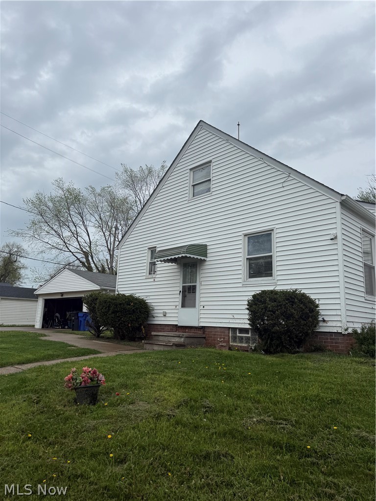 18011 Windward Road, Cleveland, OH - Photo 3