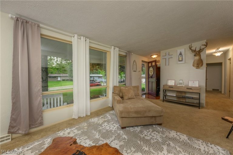 324 Lynn Circle, Canton, OH - Photo 6