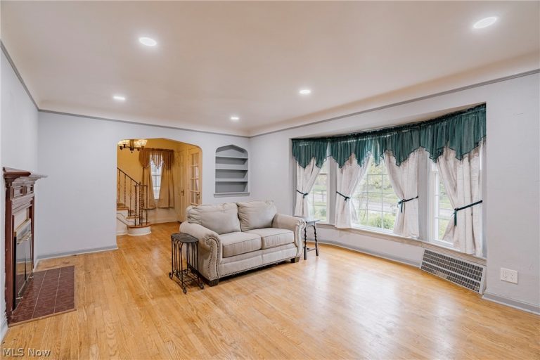 3675 Avalon Road, Shaker Heights, OH - Photo 3