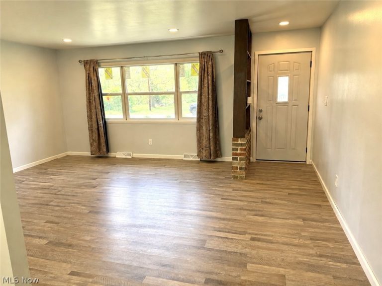 4088 Lynwood, Kent, OH - Photo 3