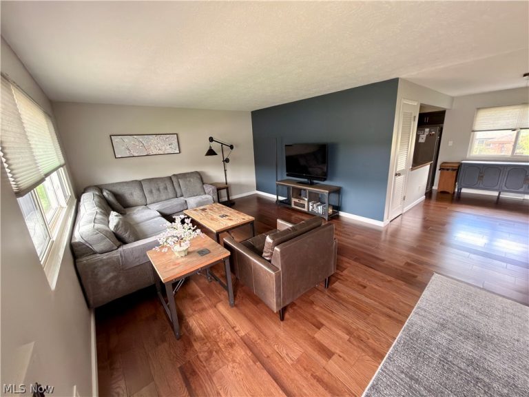 1700 Winchester Drive, Parma, OH - Photo 3