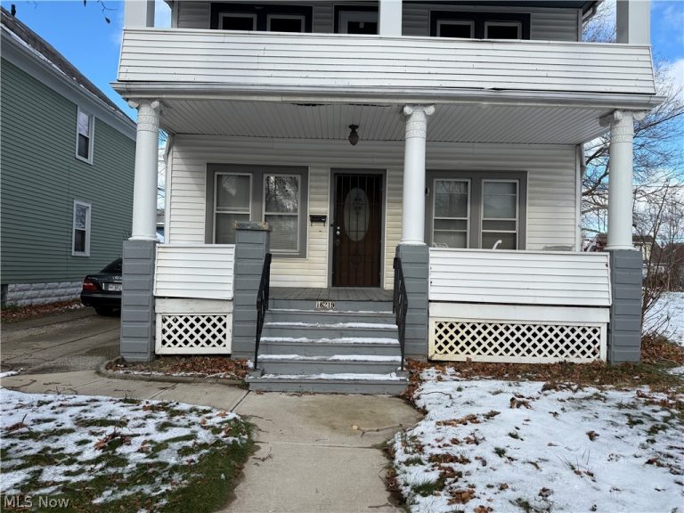 16219 Huntmere Avenue, Cleveland, OH - Photo 4