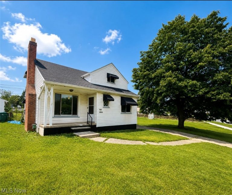 18909 Maple Heights Boulevard, Maple Heights, OH - Photo 2