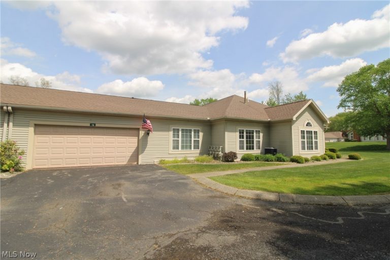 5645 Clingan Road #7B, Struthers, OH - Photo 2