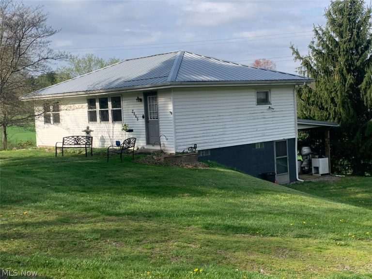 2965 Argyle Road, East Canton, OH - Photo 2