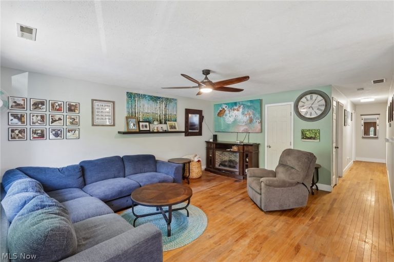7436 Jeremy Avenue, Mentor, OH - Photo 3