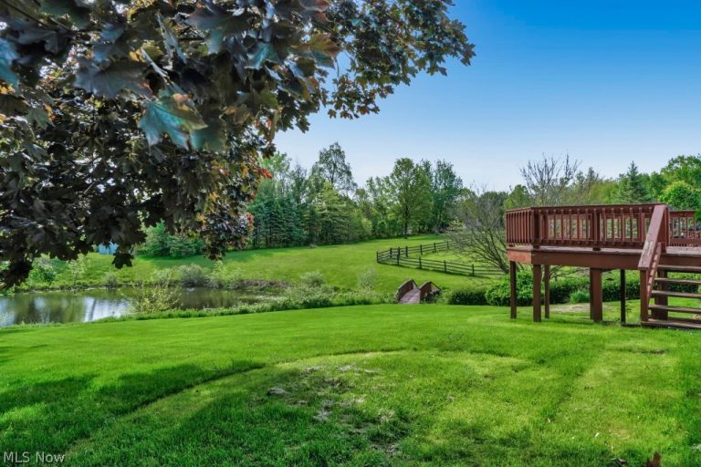 73 Lakecrest Boulevard, Hinckley, OH - Photo 4