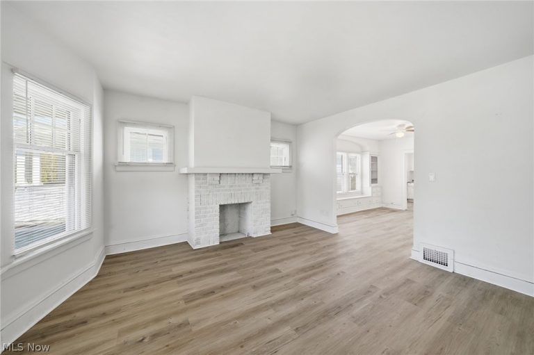 829 Helmsdale Road, Cleveland Heights, OH - Photo 6