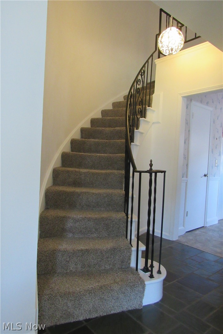 7 Meadowlawn Drive #19, Mentor, OH - Photo 3