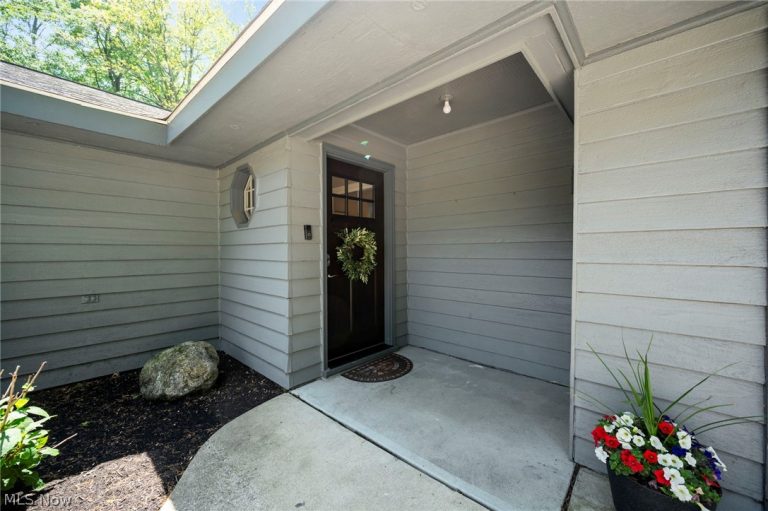 25983 Hilliard Boulevard, Westlake, OH - Photo 3