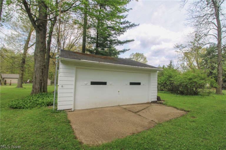 804 Crestview Drive, Boardman, OH - Photo 6