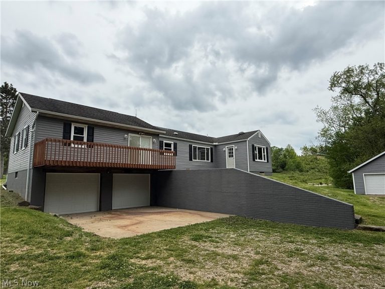 700 Swayne Street, Coshocton, OH - Photo 2